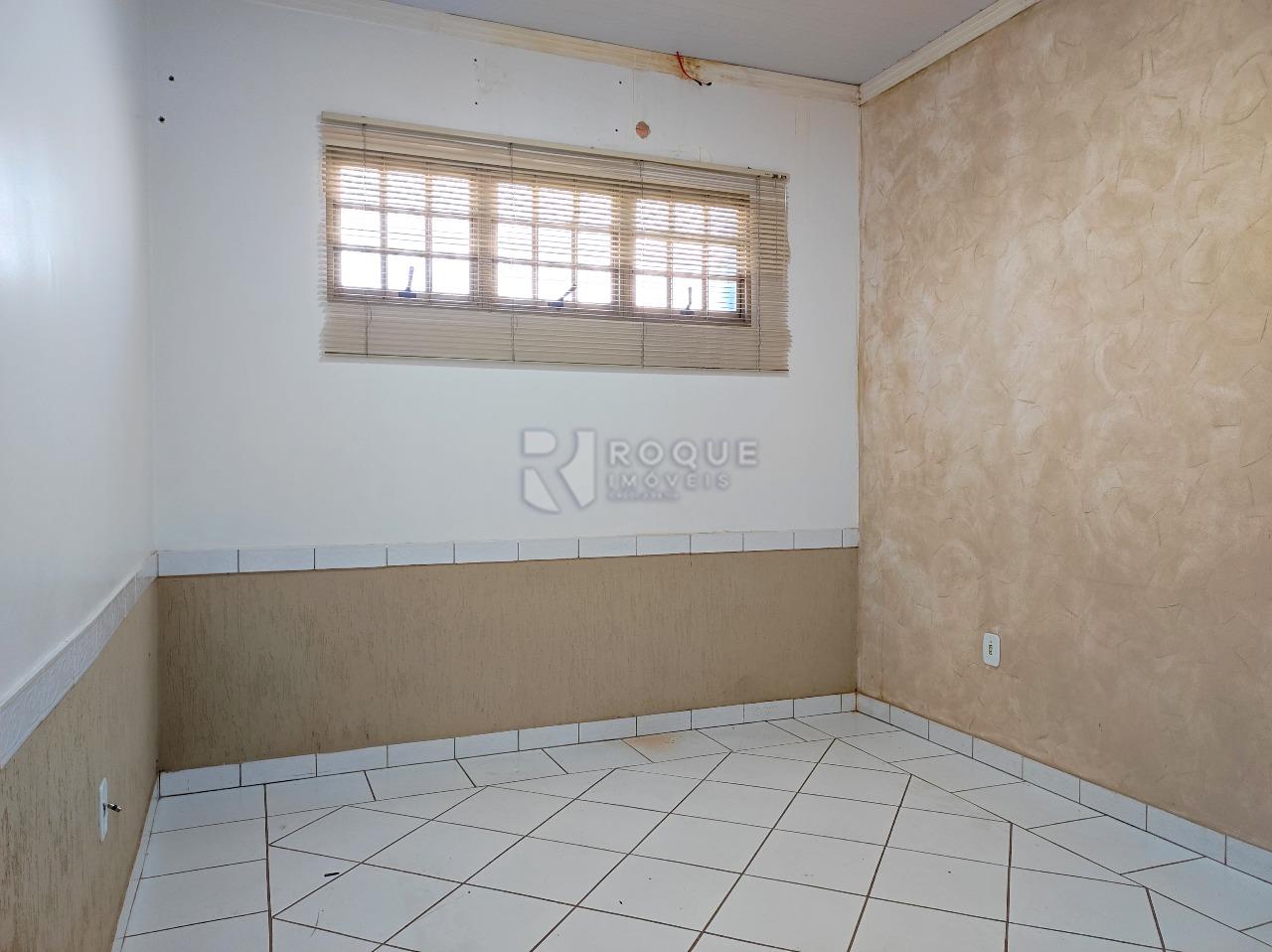 Casa Comercial à venda no bairro Centro: SALA 2