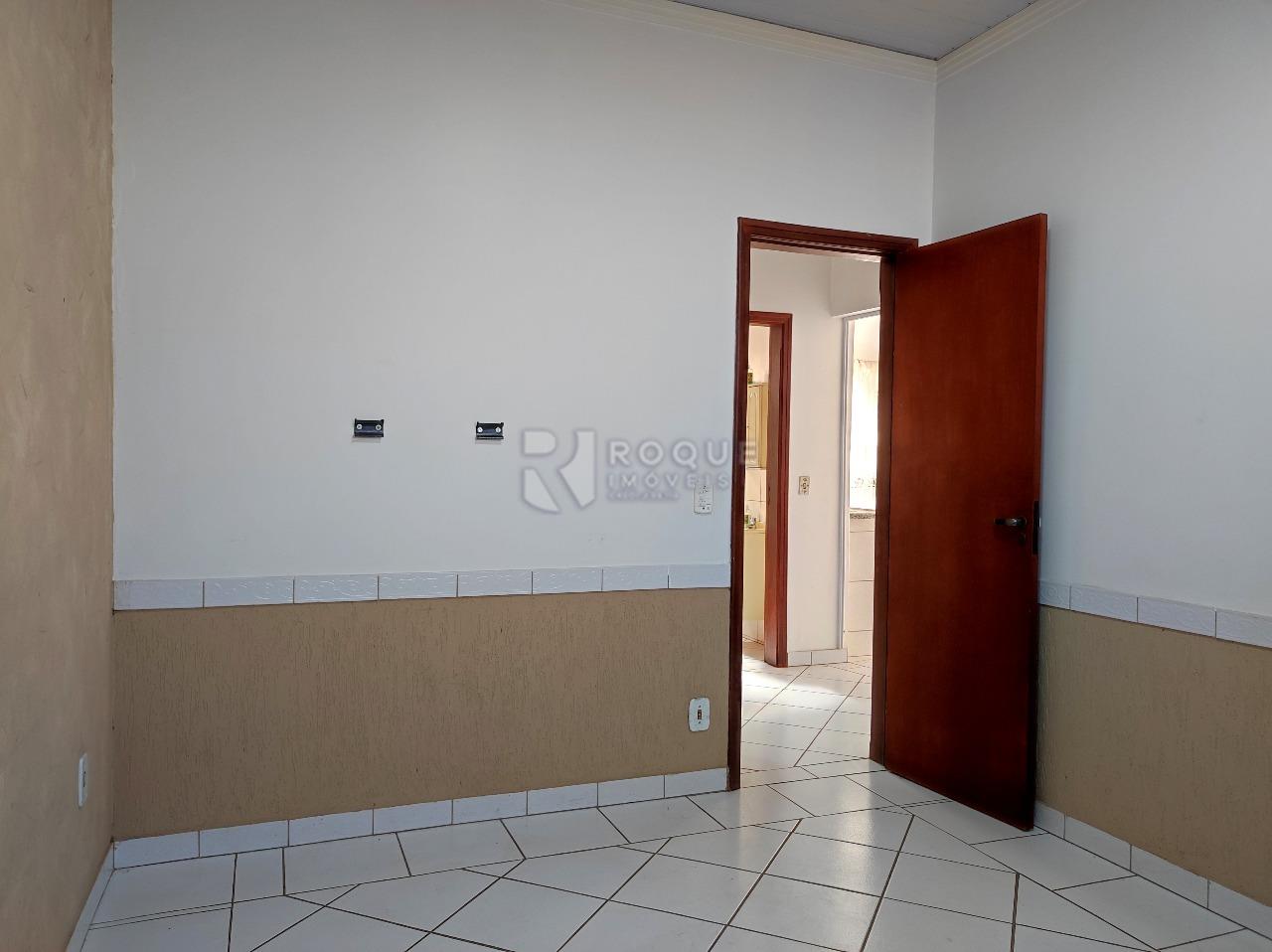 Casa Comercial à venda no bairro Centro: SALA 2