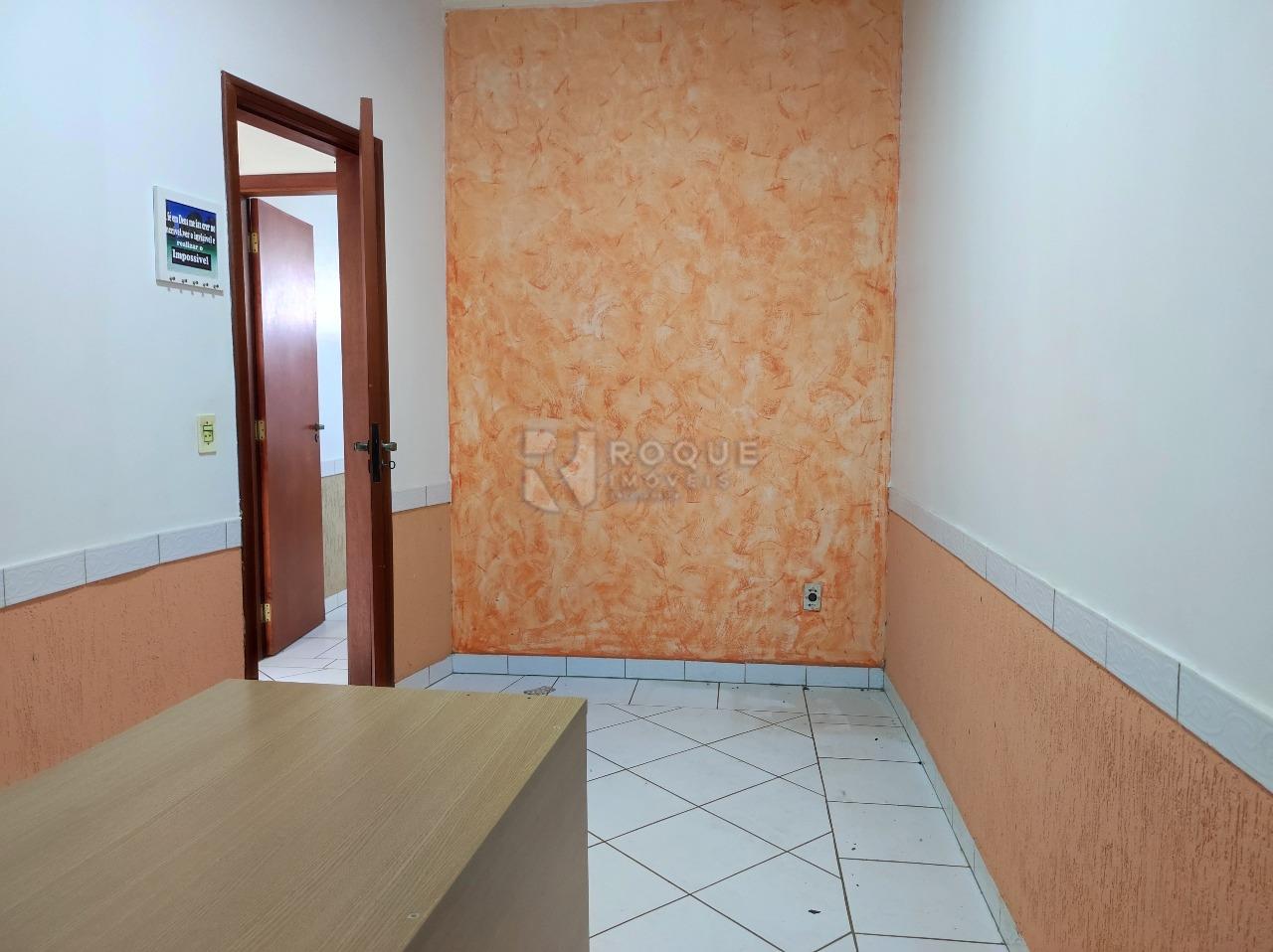 Casa Comercial à venda no bairro Centro: SALA 3