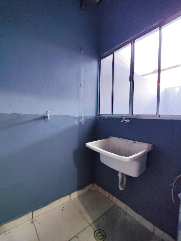 Casa Residencial à venda no bairro Parque Residencial Belinha Ometto: LAVANDERIA