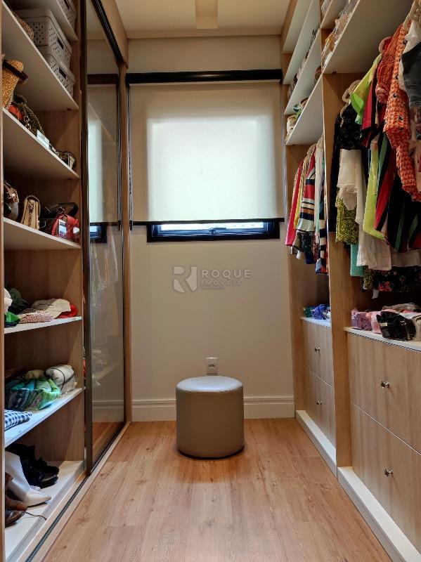 Casa em condomínio à venda no bairro Residencial Casalbuono: CLOSET