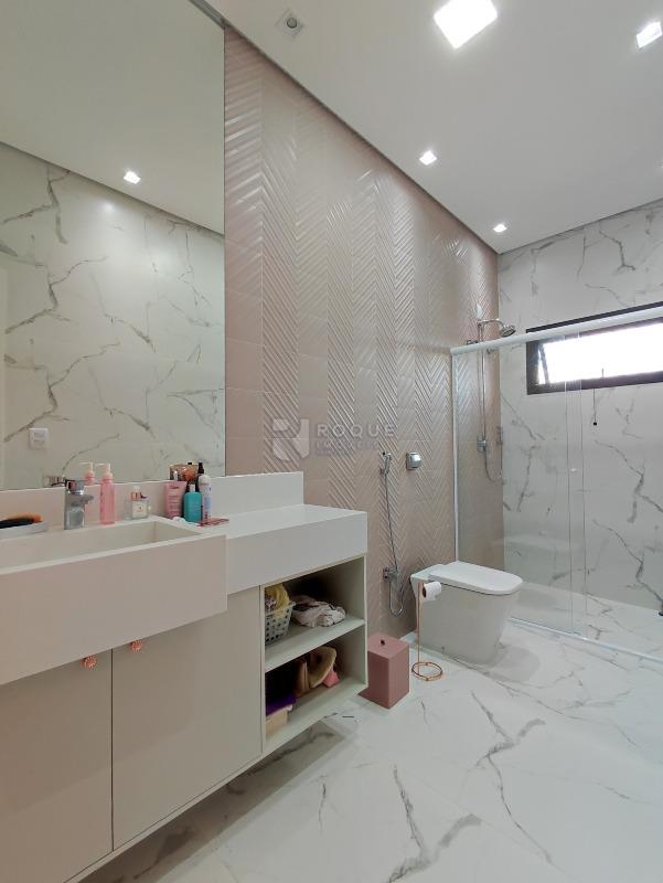 Casa em condomínio à venda no bairro Residencial Casalbuono: WC SUÍTE 2