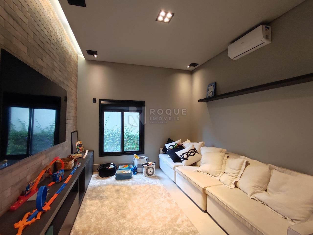 Casa em condomínio à venda no bairro Residencial Casalbuono: SALA DE CINEMA