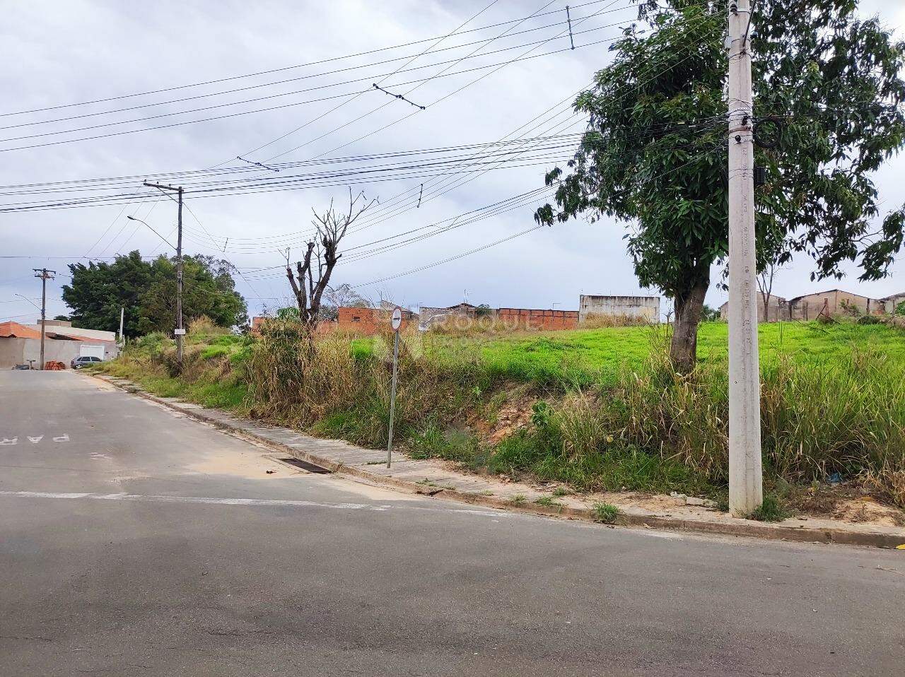 Terreno à venda no bairro Jardim Dom Oscar Romero: 