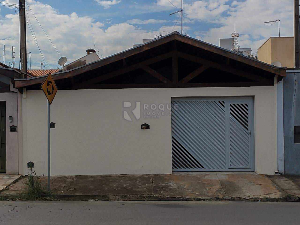 Casa Residencial para aluguel no bairro Jardim Ipanema: Fachada 