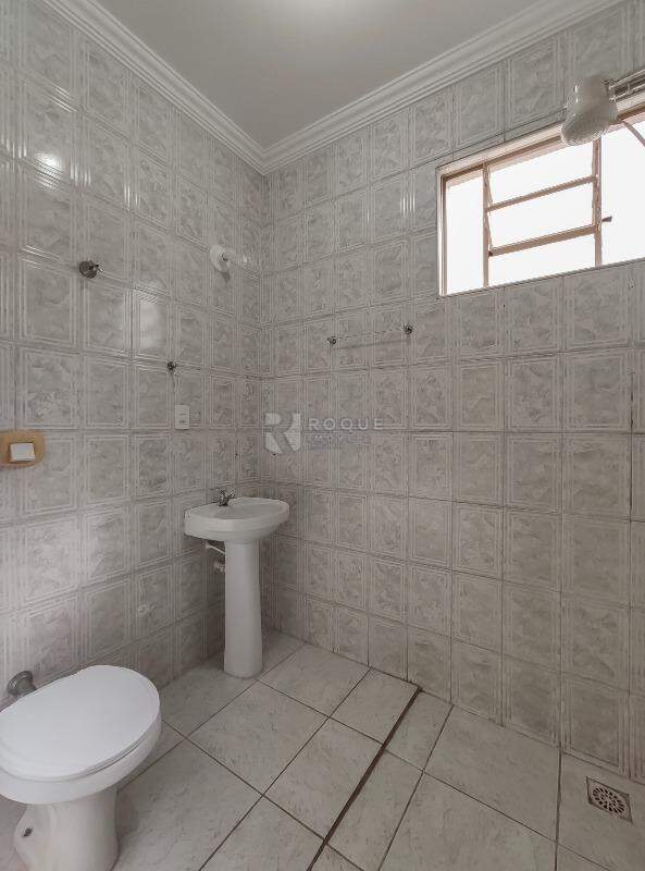 Casa Residencial para aluguel no bairro Jardim Ipanema: WC social 