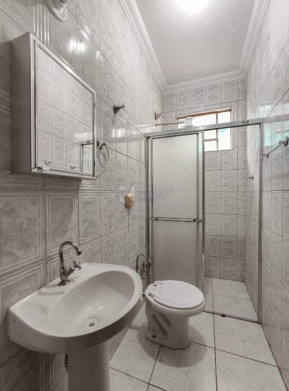 Casa Residencial para aluguel no bairro Jardim Ipanema: WC suíte 