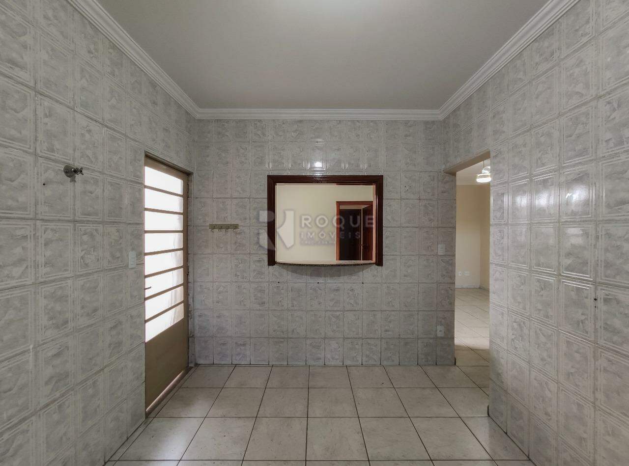 Casa Residencial para aluguel no bairro Jardim Ipanema: Cozinha 