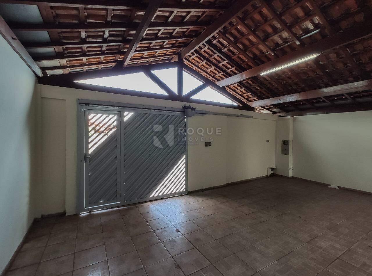 Casa Residencial para aluguel no bairro Jardim Ipanema: Garagem 