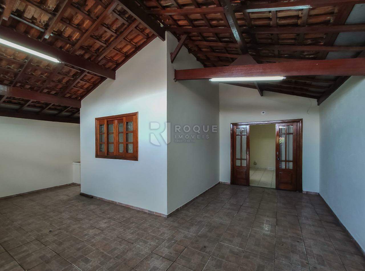 Casa Residencial para aluguel no bairro Jardim Ipanema: Garagem 