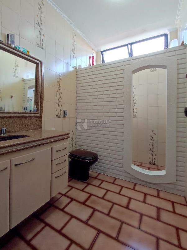 Casa Residencial à venda no bairro Jardim Nossa Senhora do Amparo: WC SUÍTE