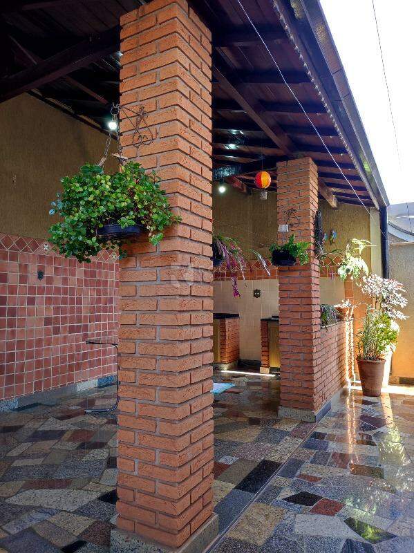 Casa Residencial à venda no bairro Jardim Nossa Senhora do Amparo: ÁREA DE SERVIÇO