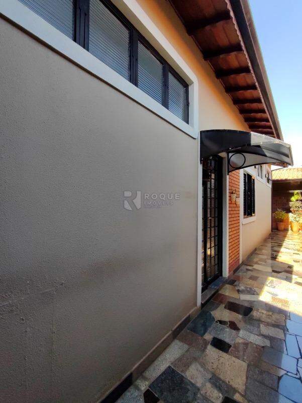 Casa Residencial à venda no bairro Jardim Nossa Senhora do Amparo: LATERAL EXTERNA