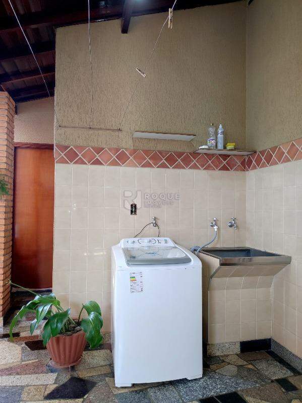 Casa Residencial à venda no bairro Jardim Nossa Senhora do Amparo: LAVANDERIA