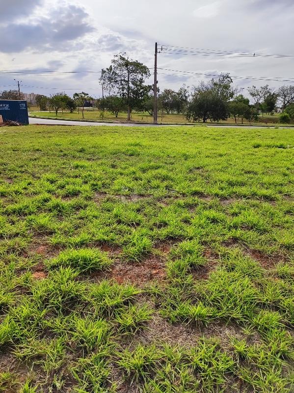 Terreno à venda no bairro Jardim Campo Verde II: 