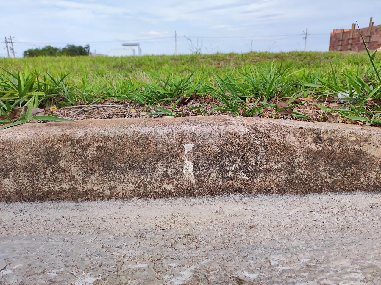 Terreno à venda no bairro Jardim Campo Verde II: 