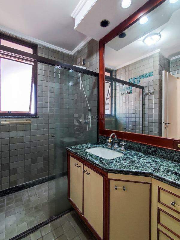Apartamento à venda no bairro Centro: WC SUÍTE
