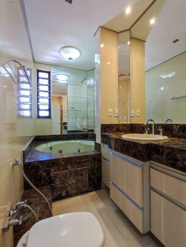 Apartamento à venda no bairro Centro: WC SUÍTE MASTER