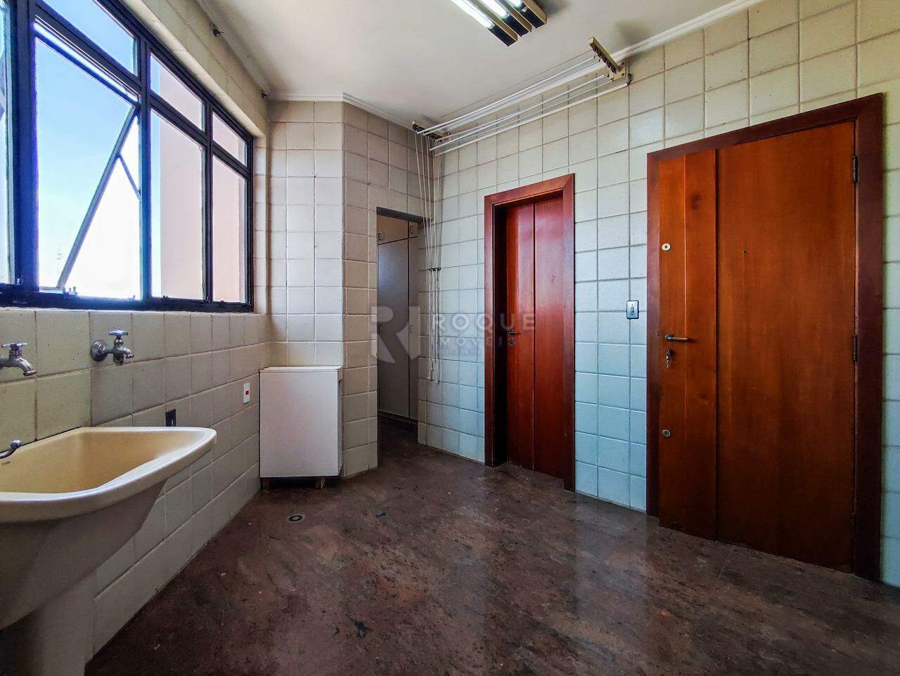 Apartamento à venda no bairro Centro: ÁREA DE SERVIÇO