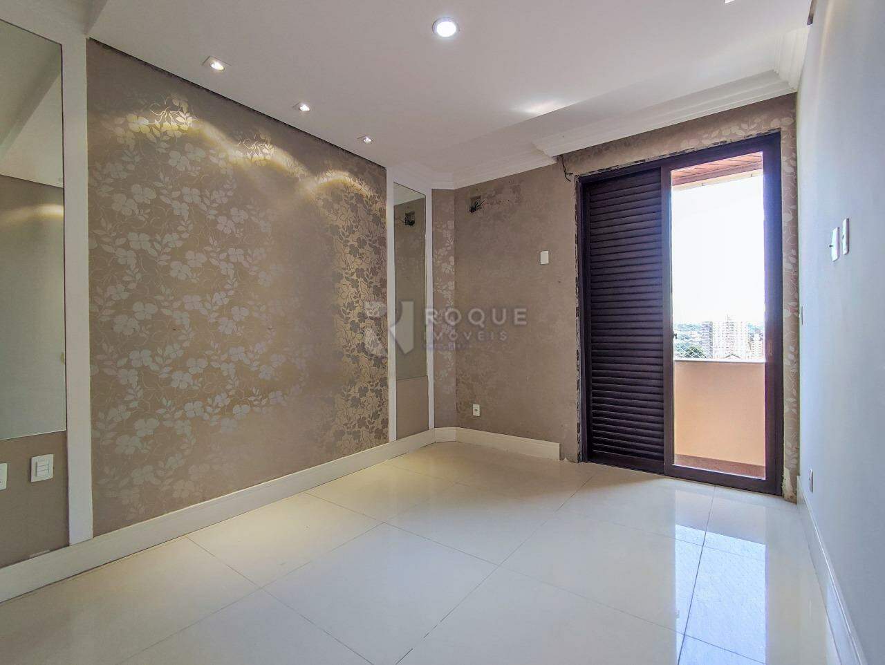 Apartamento à venda no bairro Centro: SUÍTE MASTER