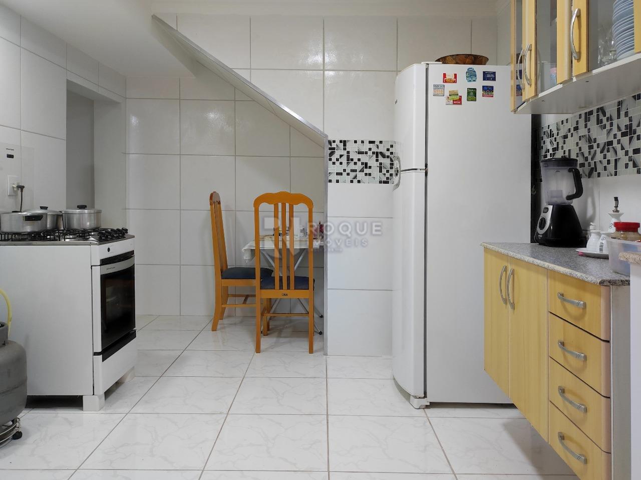 Casa Comercial à venda no bairro Vila Cristovam: COZINHA CASA 2