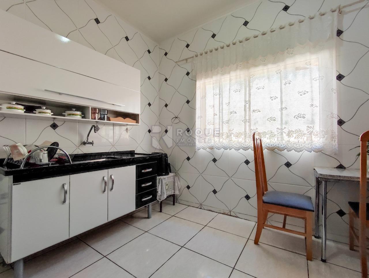 Casa Comercial à venda no bairro Vila Cristovam: COZINHA CASA 3