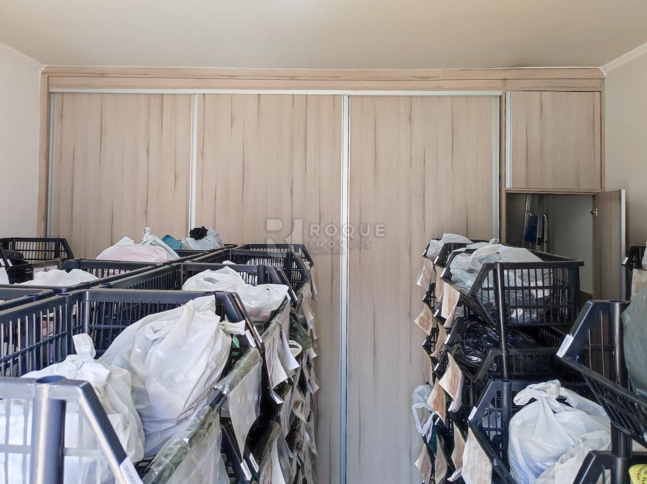 Casa Comercial à venda no bairro Vila Cristovam: DORMITÓRIO CASA 1