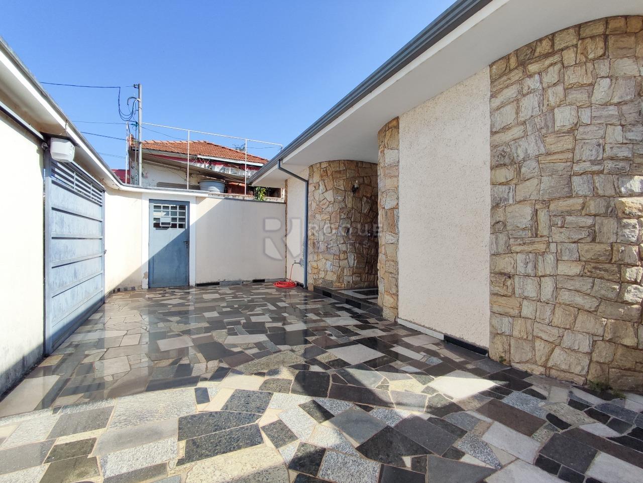 Casa Comercial à venda no bairro Vila Cristovam: GARAGEM