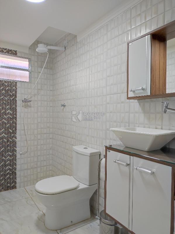 Casa Comercial à venda no bairro Vila Cristovam: BANHEIRO SOCIAL CASA 2