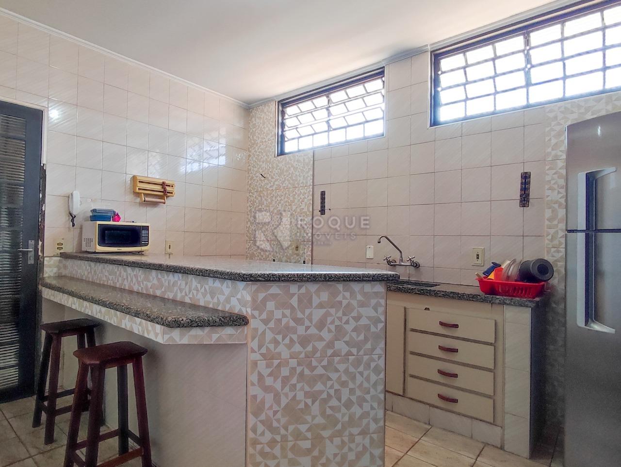 Casa Comercial à venda no bairro Vila Cristovam: COZINHA CASA1