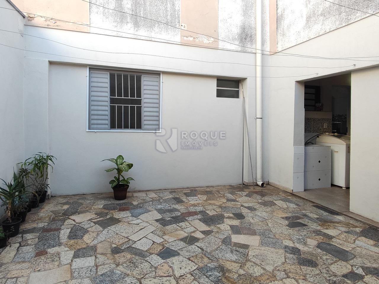 Casa Comercial à venda no bairro Vila Cristovam: ÁREA DE VARAL CASA 2