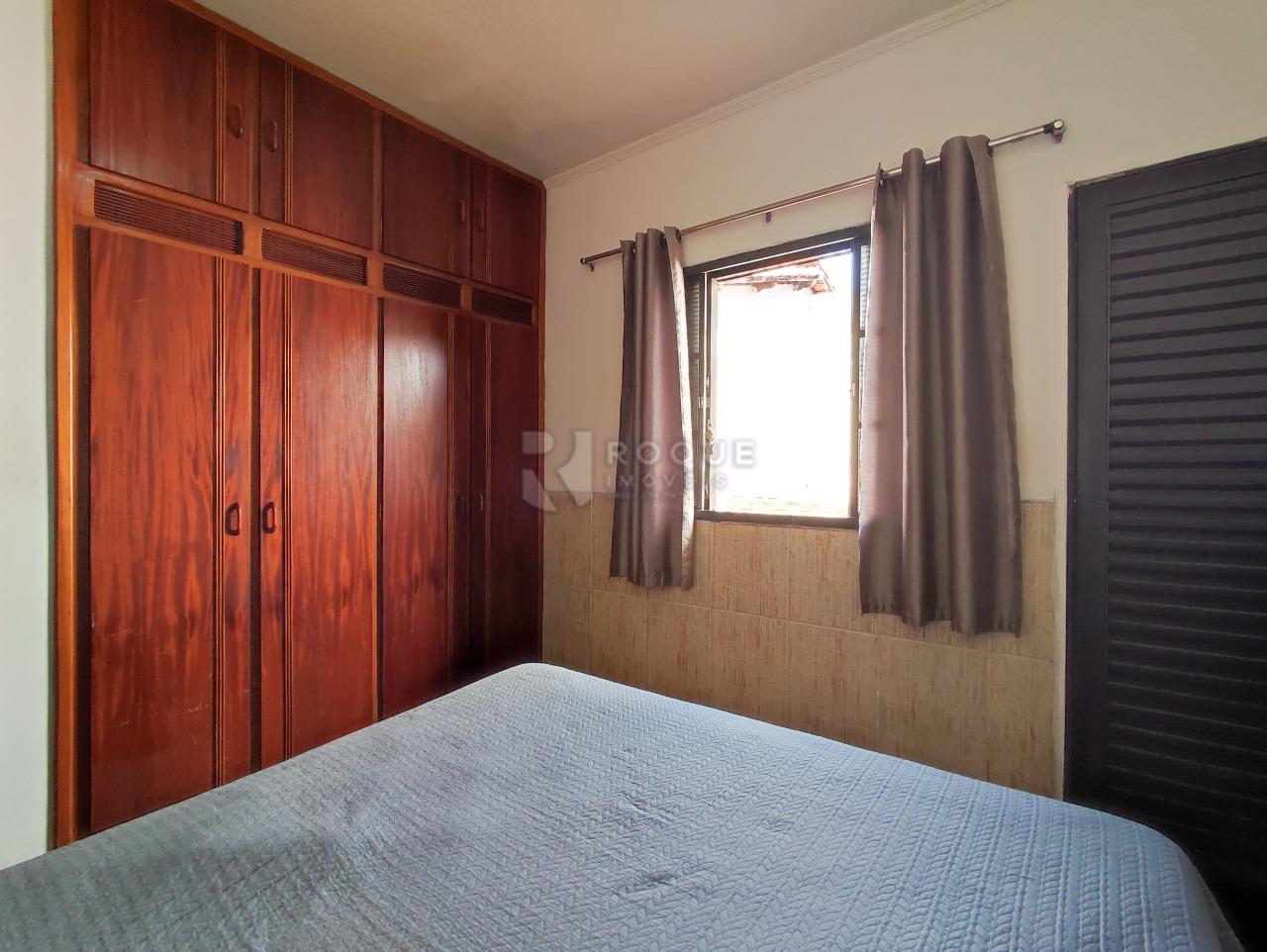 Casa Comercial à venda no bairro Vila Cristovam: DORMITÓRIO CASA 3