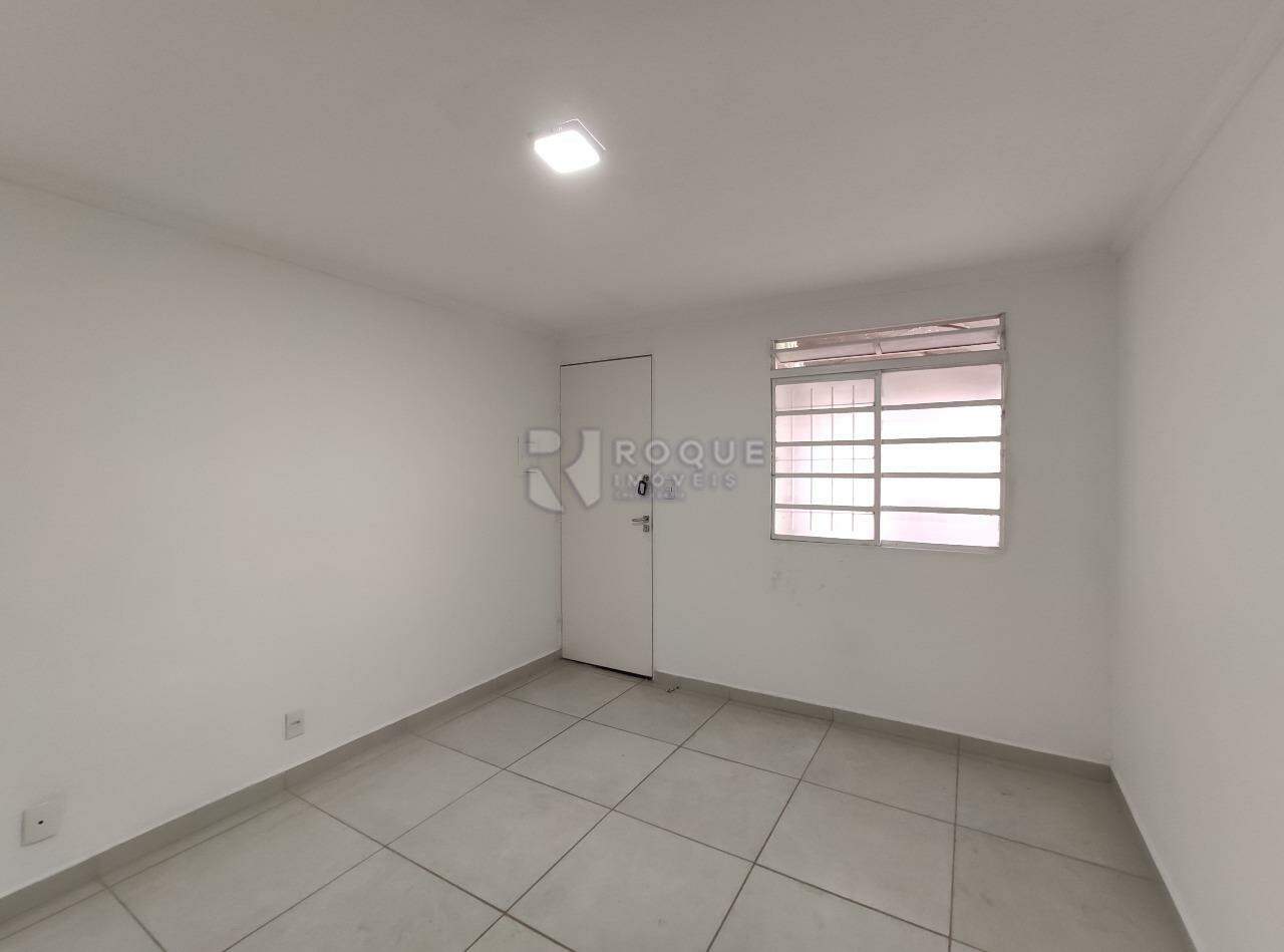 Apartamento para aluguel no bairro Jardim Olga Veroni: Sala 