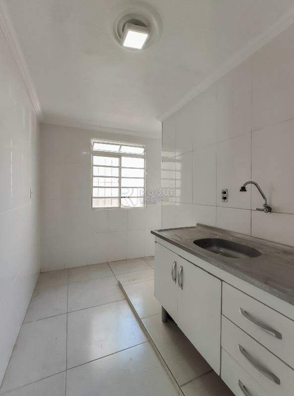 Apartamento para aluguel no bairro Jardim Olga Veroni: Cozinha 