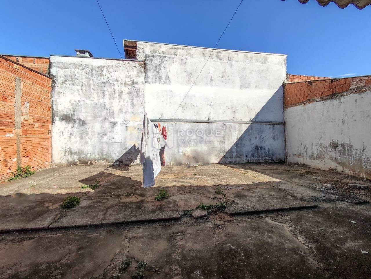 Casa Residencial à venda no bairro Parque Nossa Senhora das Dores: ÁREA DE VARAL