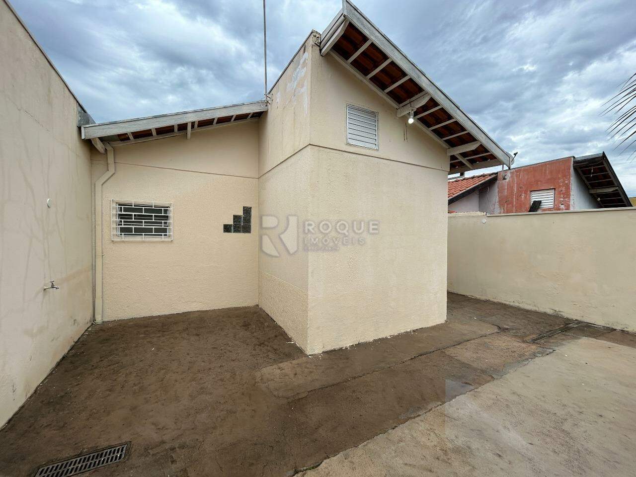 Casa Residencial para aluguel no bairro Jardim Residencial José Cortez: Fundo