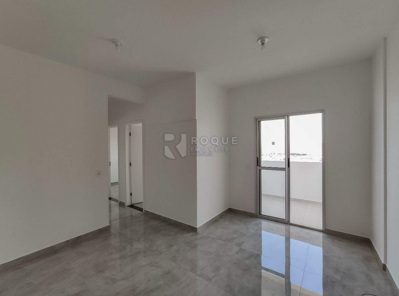 Apartamento para aluguel no bairro Chácaras Antonieta: Sala 