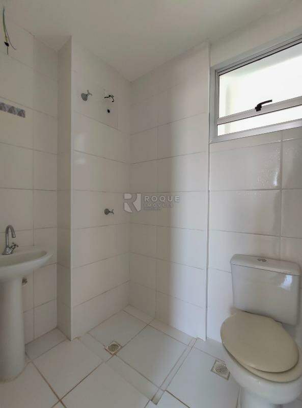 Apartamento para aluguel no bairro Chácaras Antonieta: WC social 