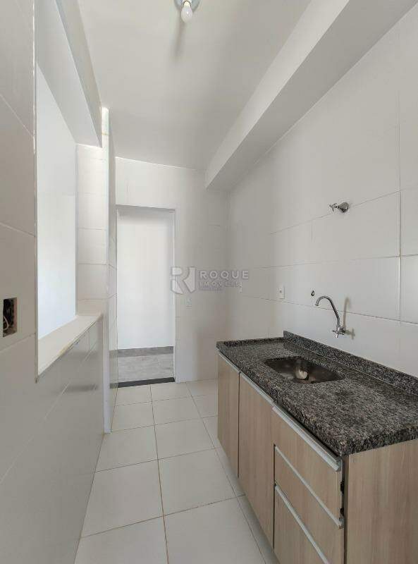 Apartamento para aluguel no bairro Chácaras Antonieta: Cozinha 