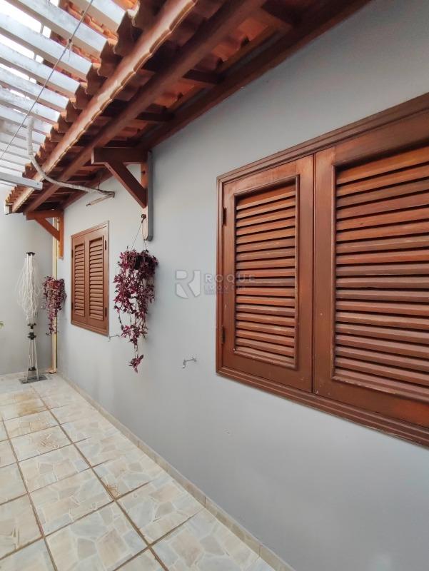 Casa Residencial à venda no bairro Jardim Mediterrâneo: LATERAL EXTERNA