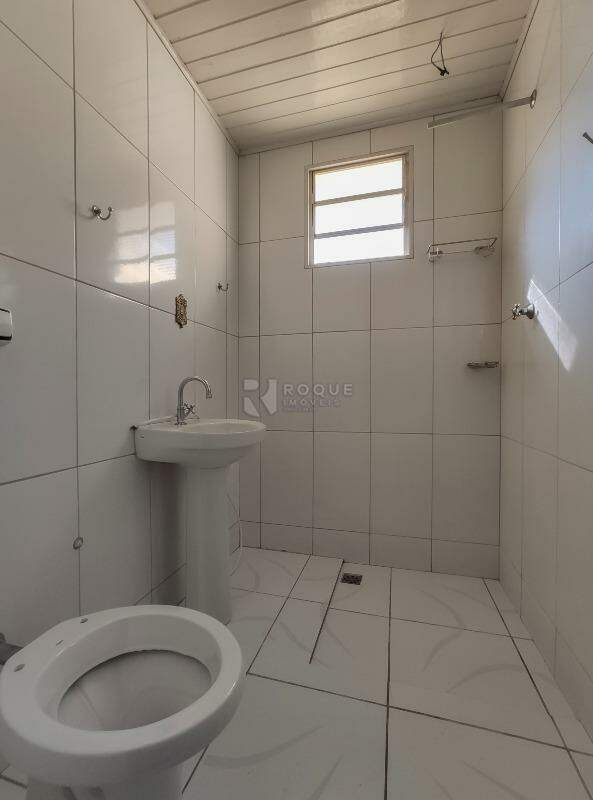 Casa Residencial para aluguel no bairro Jardim Nova Itália: WC suíte 1