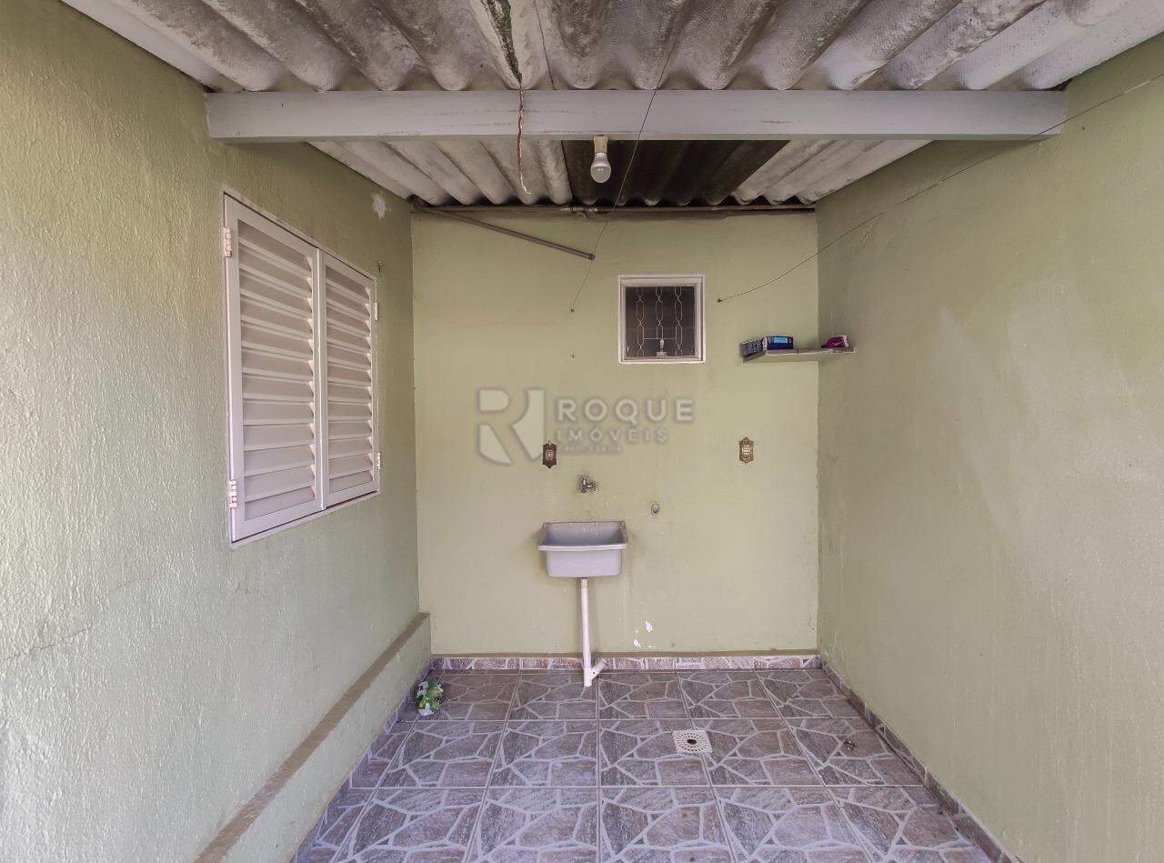 Casa Residencial para aluguel no bairro Jardim Nova Itália: Área de serviço 