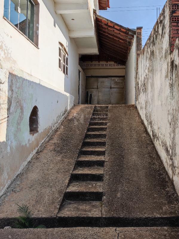 Casa em condomínio à venda no bairro Parque Egisto Ragazzo: GARAGEM