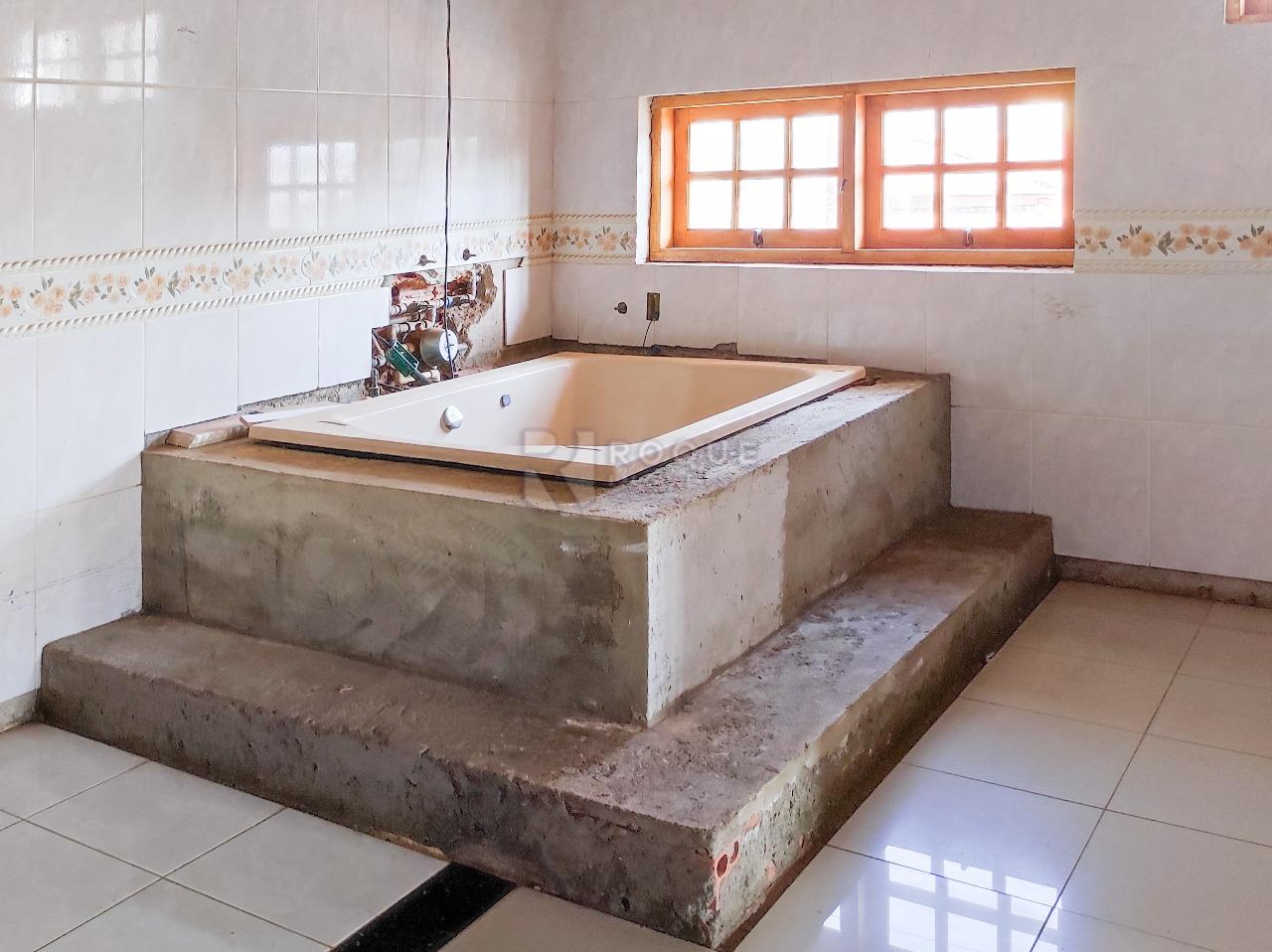 Casa em condomínio à venda no bairro Parque Egisto Ragazzo: WC SUÍTE MASTER