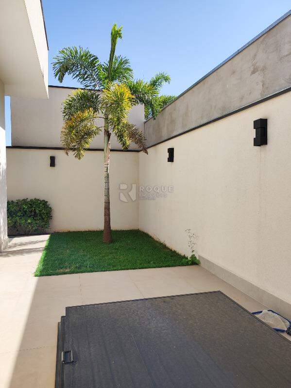 Casa em condomínio à venda no bairro Jardim Florença: QUINTAL
