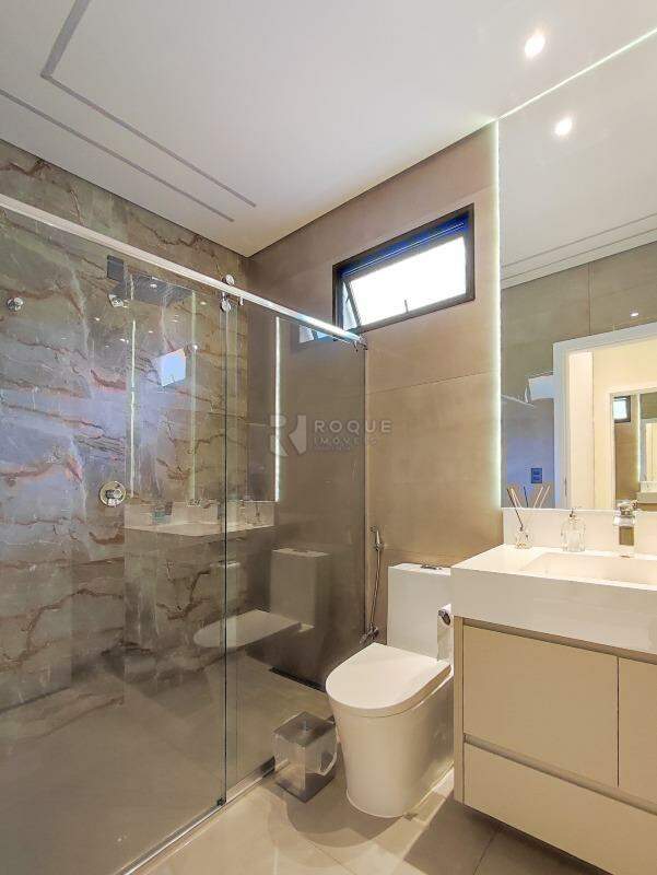 Casa em condomínio à venda no bairro Jardim Florença: WC SUÍTE 1