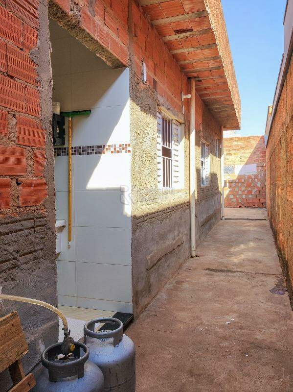 Casa Residencial à venda no bairro Residencial Palmeira Real: LATERAL EXTERNA