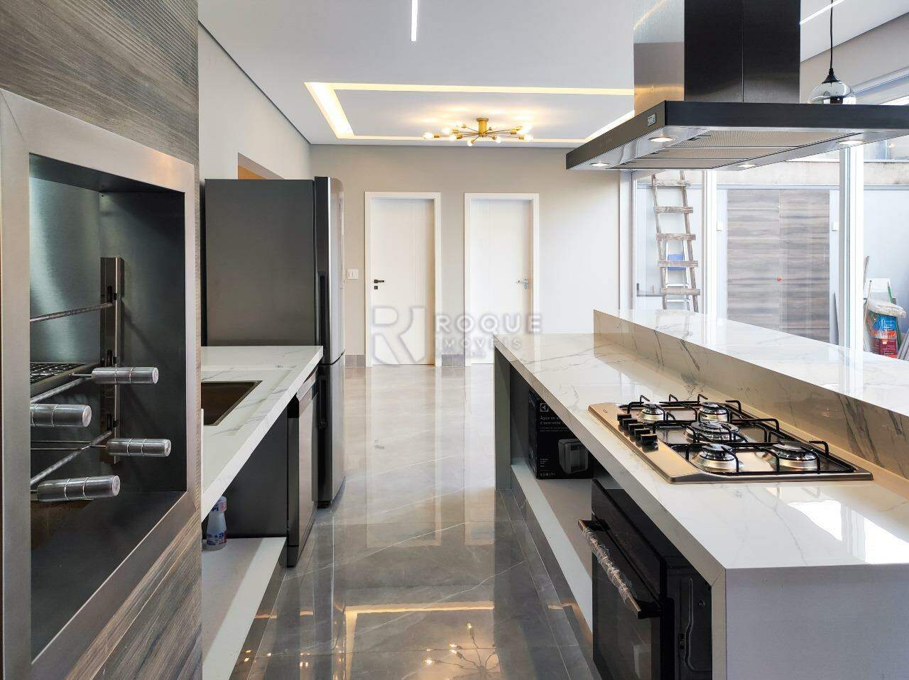 Casa em condomínio à venda no bairro Terras de São Bento II: COZINHA