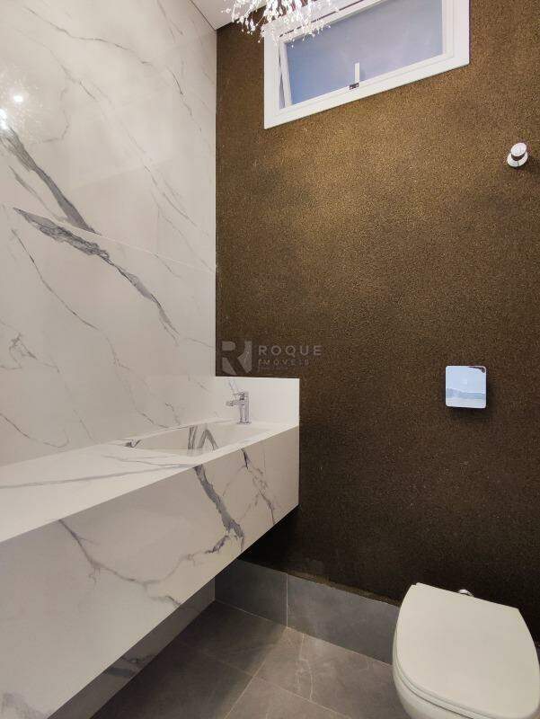 Casa em condomínio à venda no bairro Terras de São Bento II: LAVABO