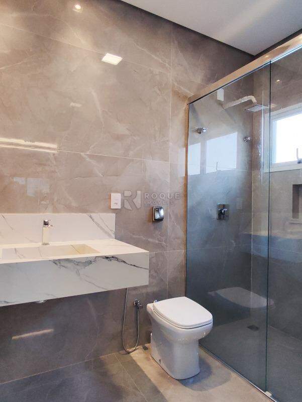 Casa em condomínio à venda no bairro Terras de São Bento II: WC SUÍTE